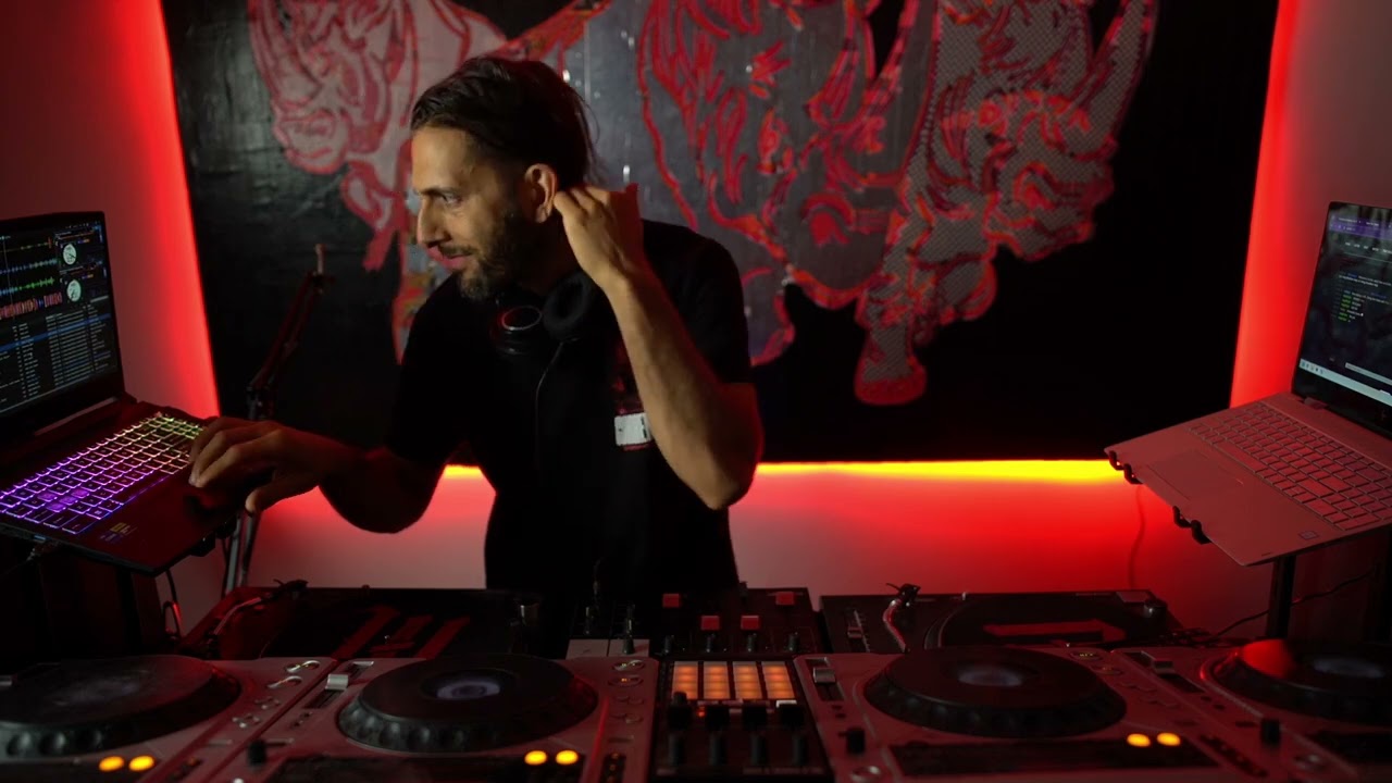 Diving Bell Radio with Wally – 26 Oct 2025